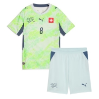 Camiseta Suiza Remo Freuler #8 Segunda Equipación Replica Mundial 2026 para niños mangas cortas (+ Pantalones cortos)